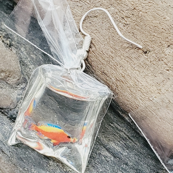 Nwt fish in bag! Red yellow blue reef fish earrings silver hooks handmade - Picture 4 of 5